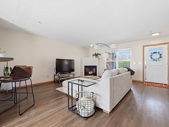 5th image of 2894 Clover Ridge Dr