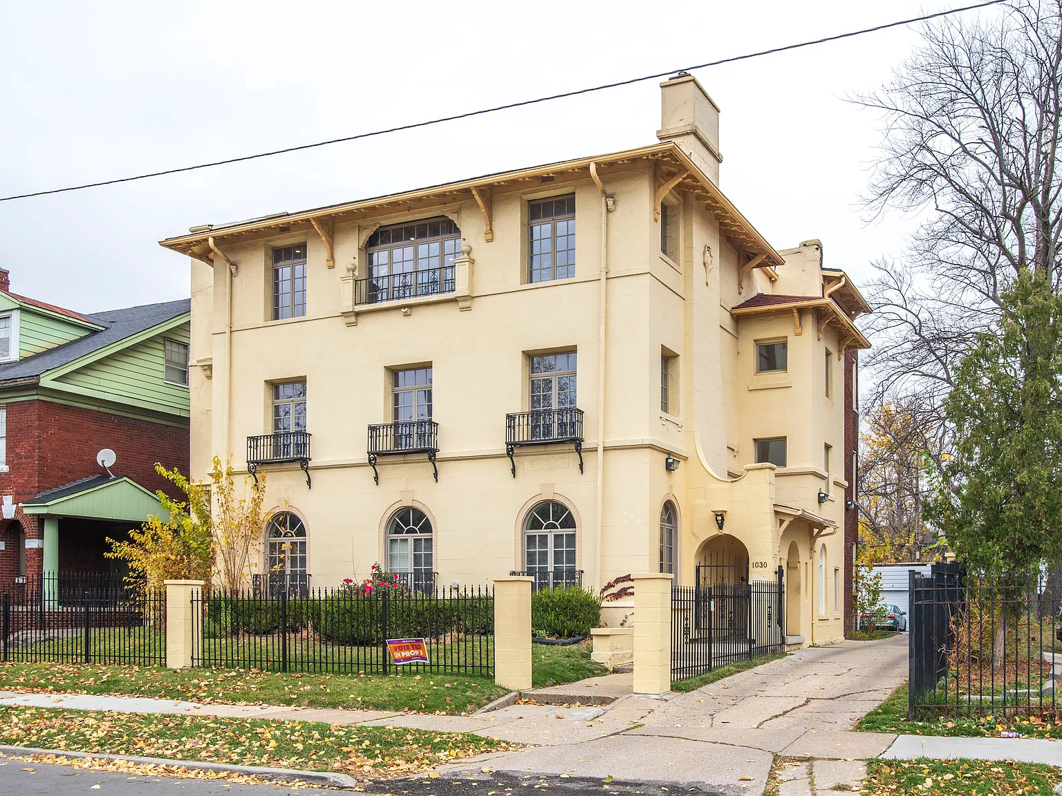 1 bed, 1.5 bath, 900 sqft, $1,400 — Photo 2