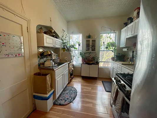 Rented by MySpaceNYC | media 20