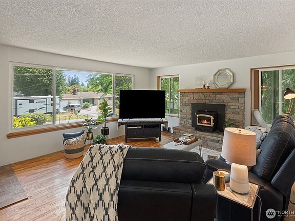 4th image of 14839 4th Avenue S