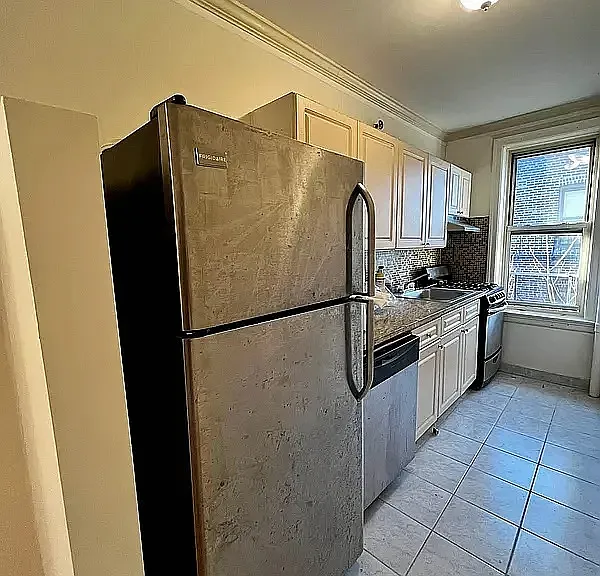 28-46 34th St #4B — Photo 3