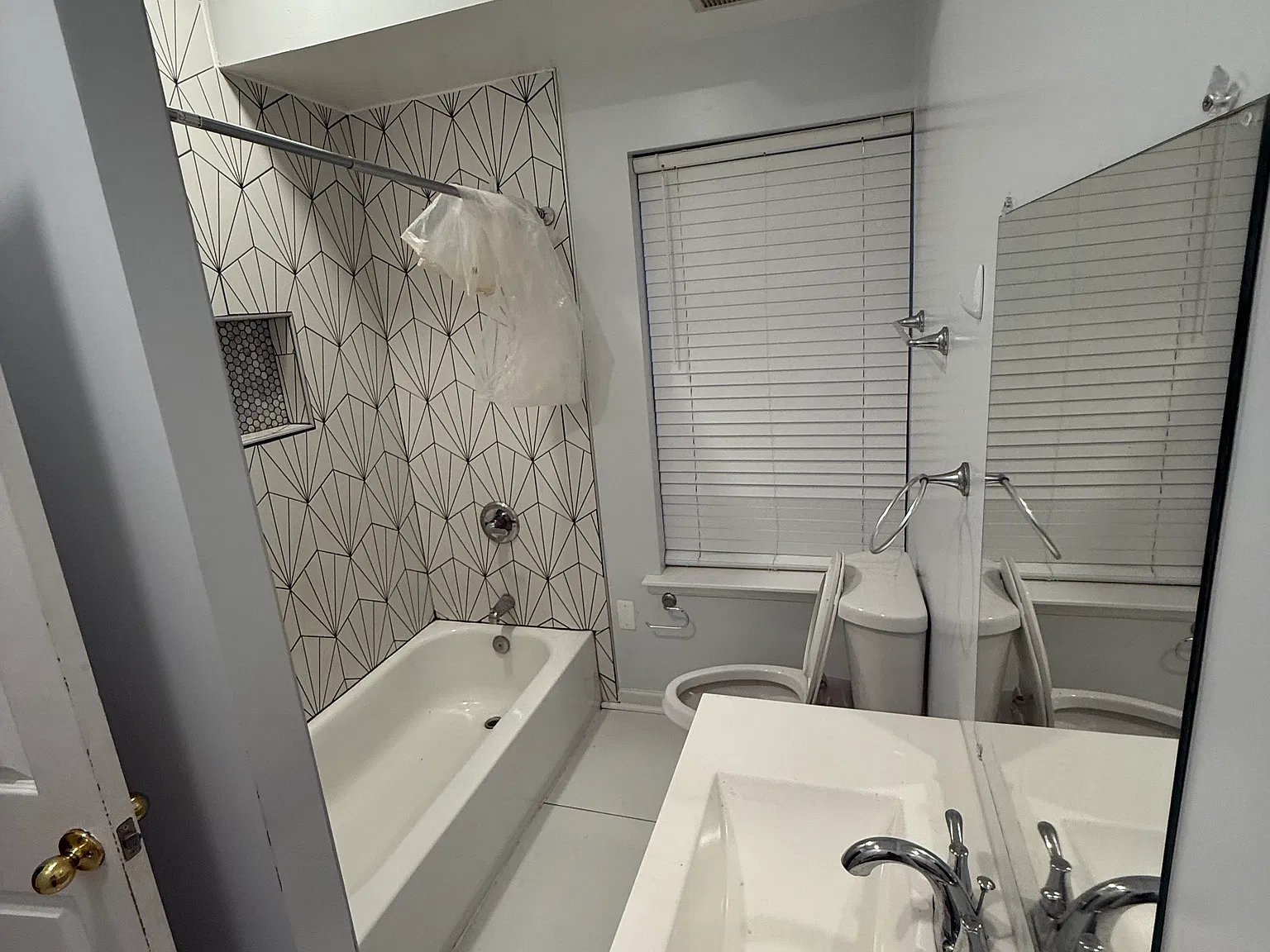 4901 Oglethorpe St — Photo 3