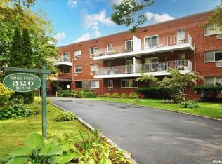 320 E Shore Rd APT 3C, Great Neck, NY 11023