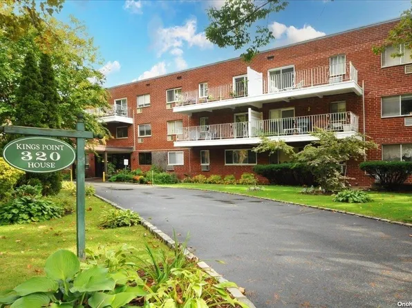 320 E Shore Road #3C, Great Neck, NY 11023