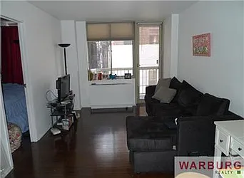 Rented by Warburg