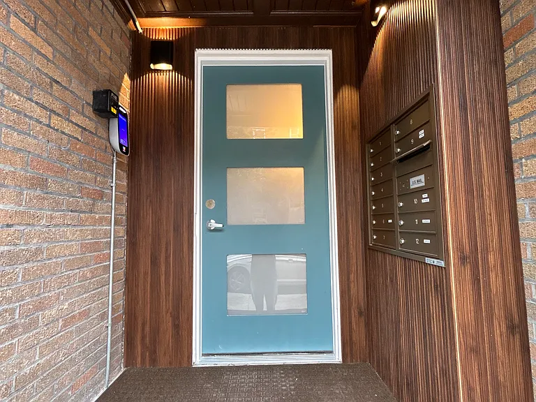 109 Montgomery St #2 — Photo 46