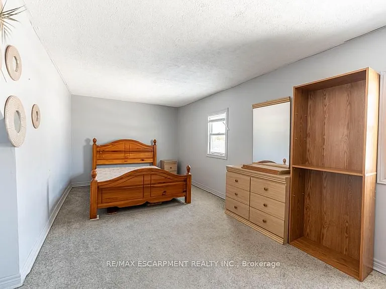355 Jones Rd — Photo 28