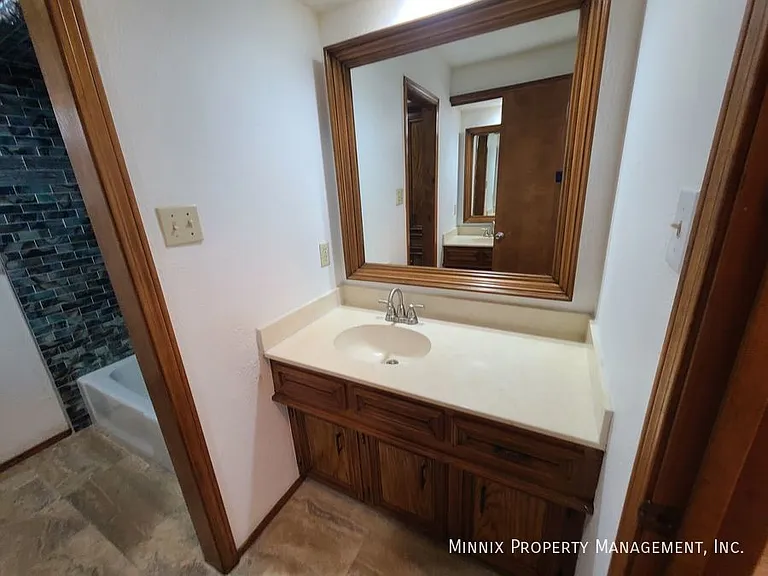 4005 Saint Andrews Dr — Photo 9