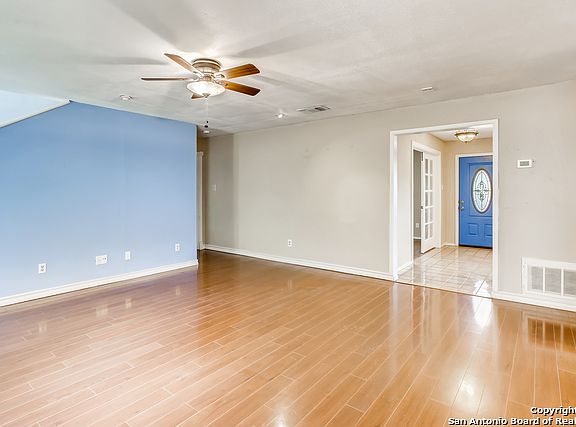 4th image of 15323 Pebble Height St