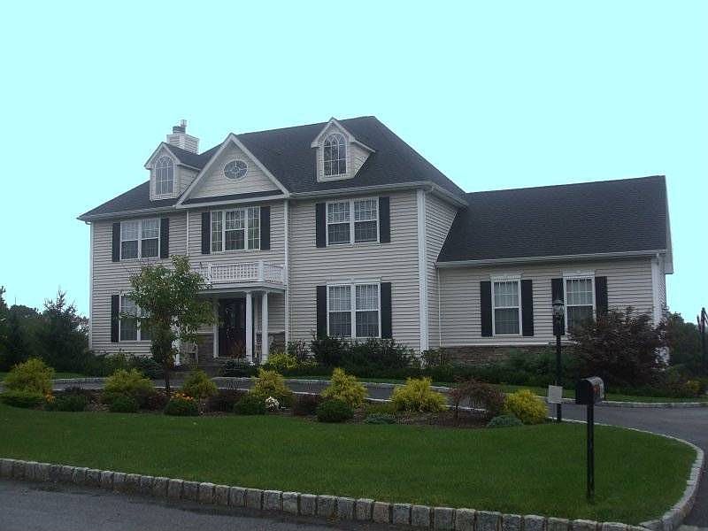 1st image of 14 Rosemary Ct