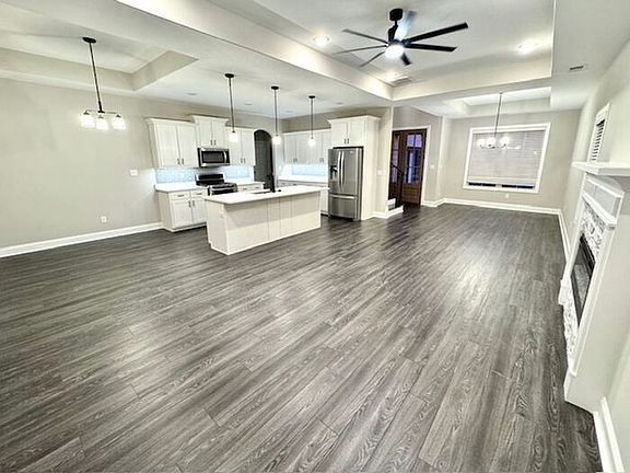 3rd image of 565 Holden Dr