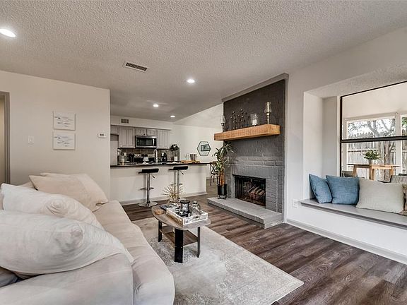 3rd image of 2405 Mira Dr