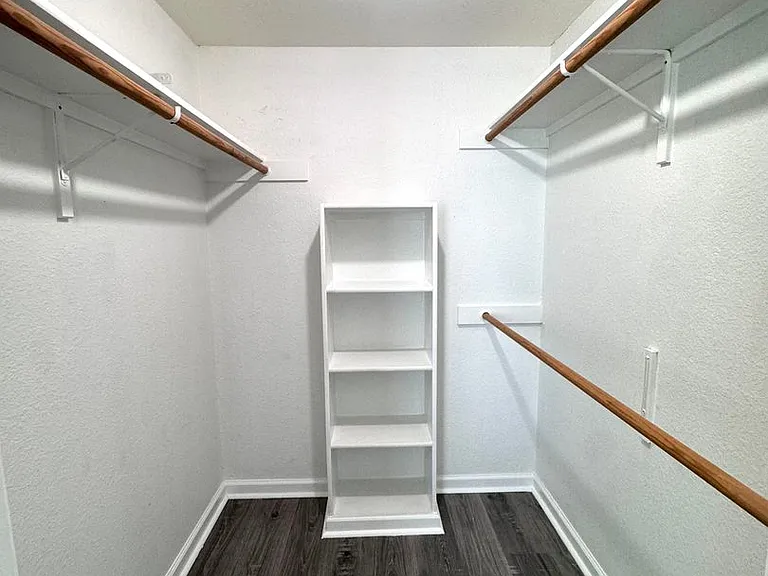 3410 Speedway #B — Photo 16