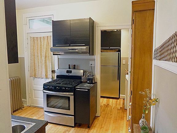 4th image of 1329-31 W Carmen Ave #1329