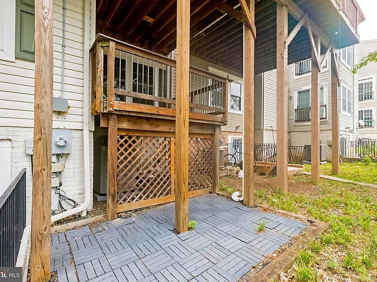3385 Beechcliff Dr — Photo 45