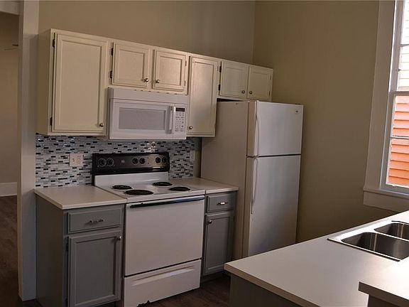 5th image of 2818 Aubry St