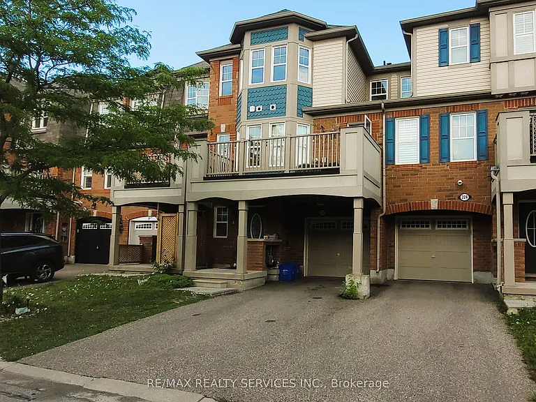 222 Mortimer Cres — Photo 1