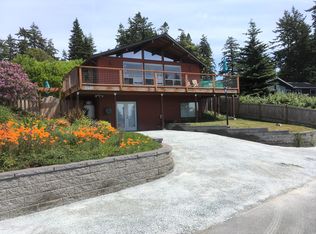 1378 John St, Camano Island, WA 98282