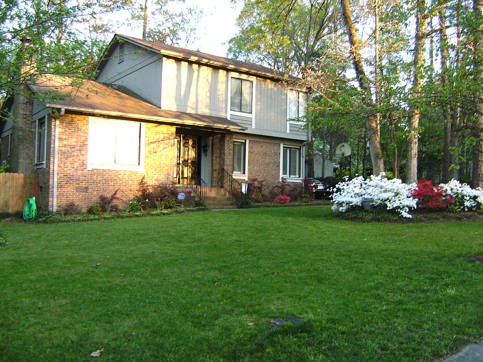 1st image of 100 Creek Valley Dr