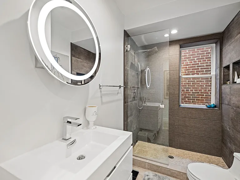 22 Seaton Pl NW #A — Photo 12