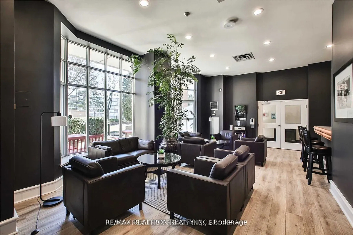 Building Photo - 21 Overlea Blvd #1608