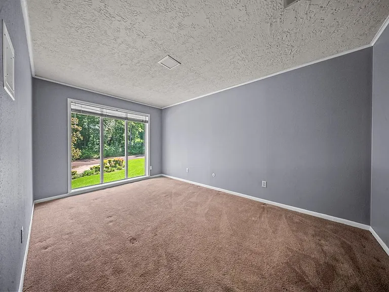 1027 Creek Bend Dr — Photo 20