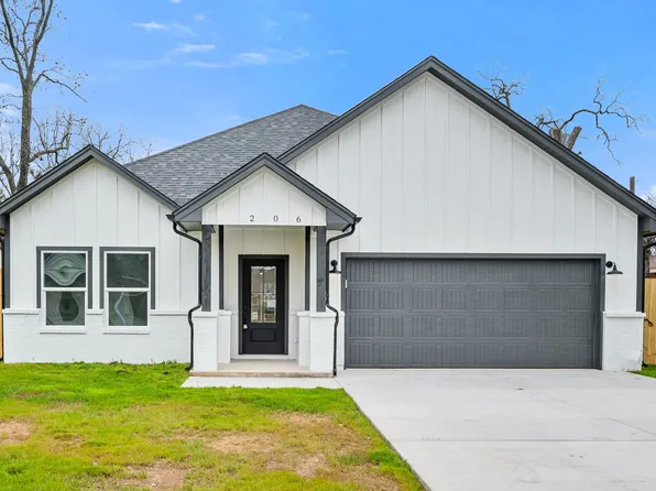 206 Williams Ave, Cleburne, TX 76033