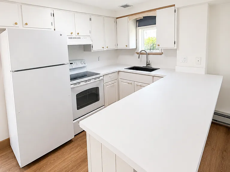 704 Mount Pl #1 — Photo 3
