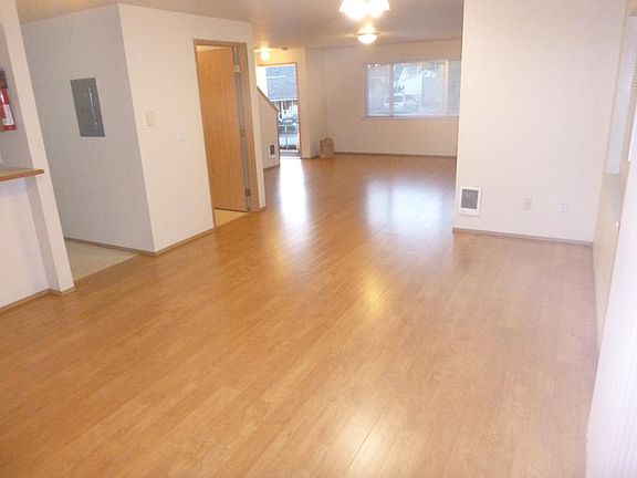 2nd image of 2102 Highland Ave APT C