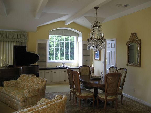 3rd image of 147 Los Cerros Dr