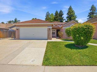 8425 Winterberry Dr, Elk Grove, CA 95624