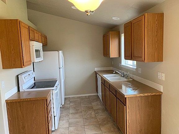 3rd image of 478 Callahan Dr