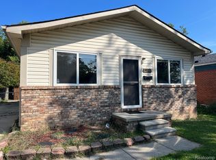 22816 Cushing Ave, Eastpointe, MI 48021