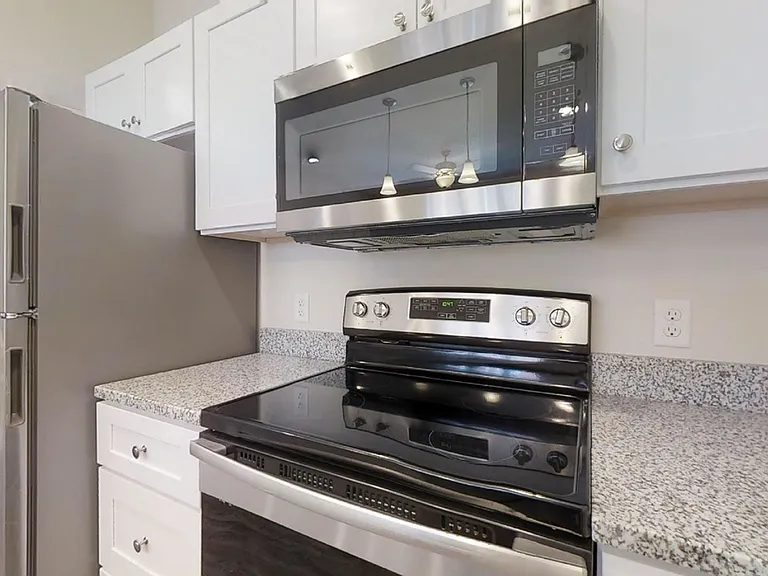 309 W Washington St — Photo 4