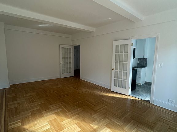 3rd image of 175 W 79th St #2C