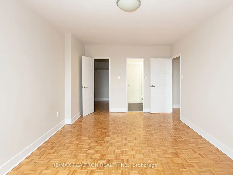 10 Shallmar Blvd #712 — Photo 3