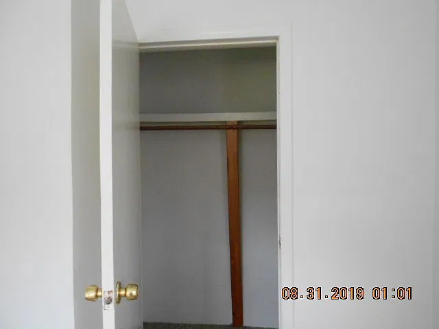 313 N E St — Photo 10
