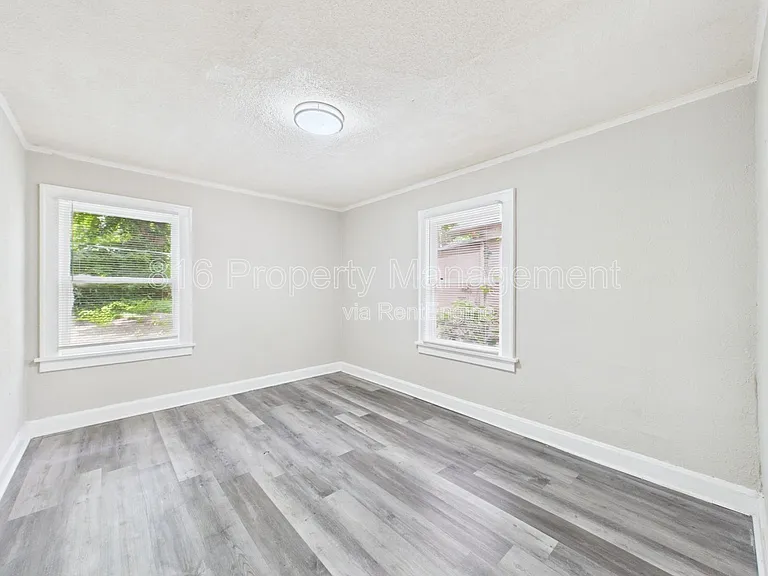5636 Garfield Ave — Photo 13