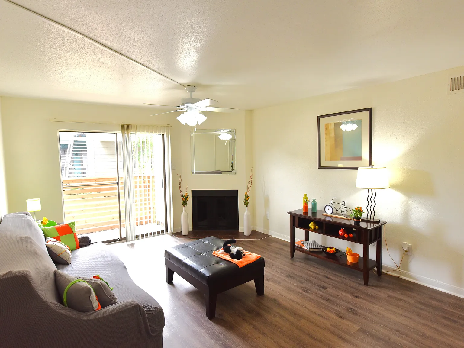 Wilshire Park Apartments — Photo 2
