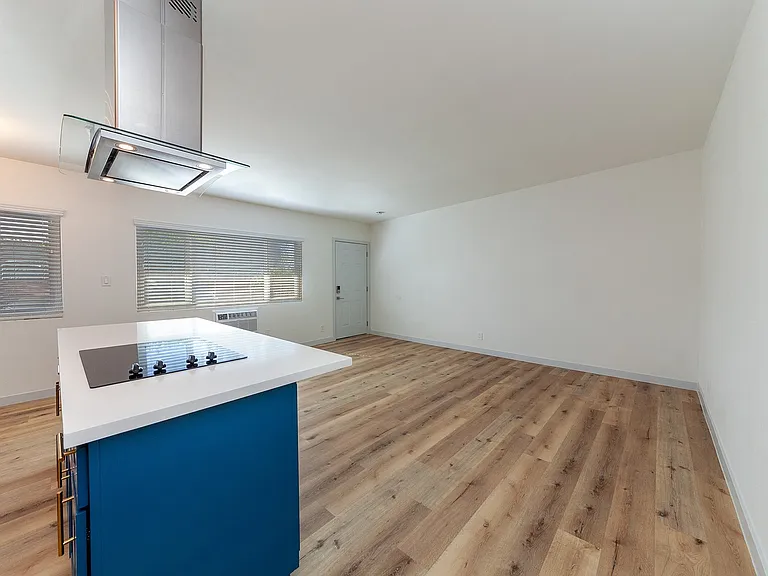 1955 Locust Ave #6 — Photo 10