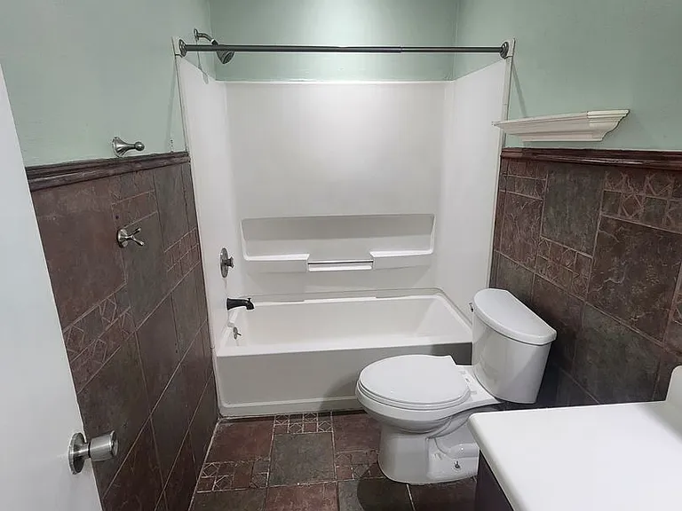 803 Madison Dr — Photo 4