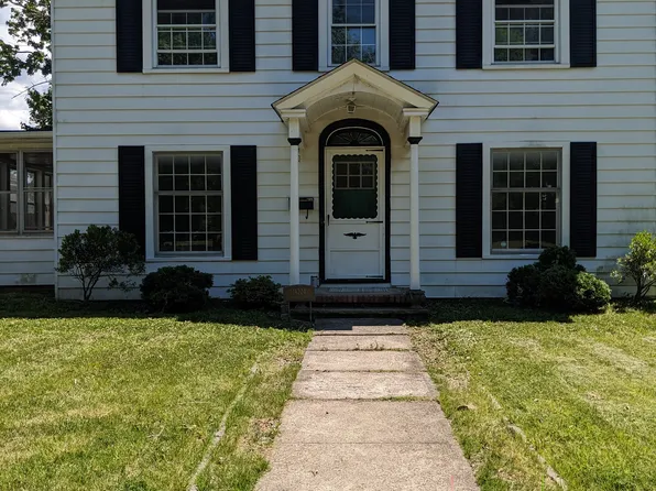 14204 Ashwood Rd, Shaker Heights, OH 44120