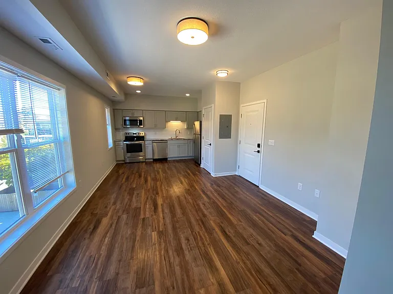 2212 W Stewart Ave #7 — Photo 10