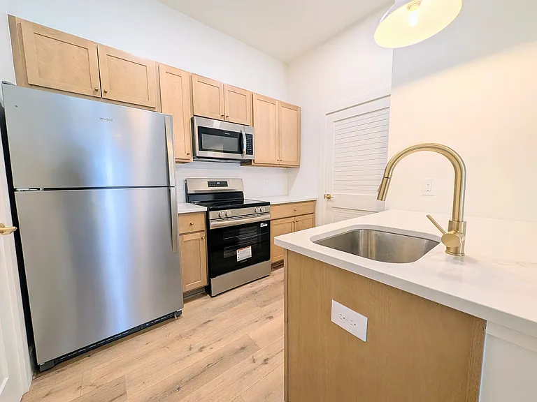 5900 Fort Ave — Photo 2