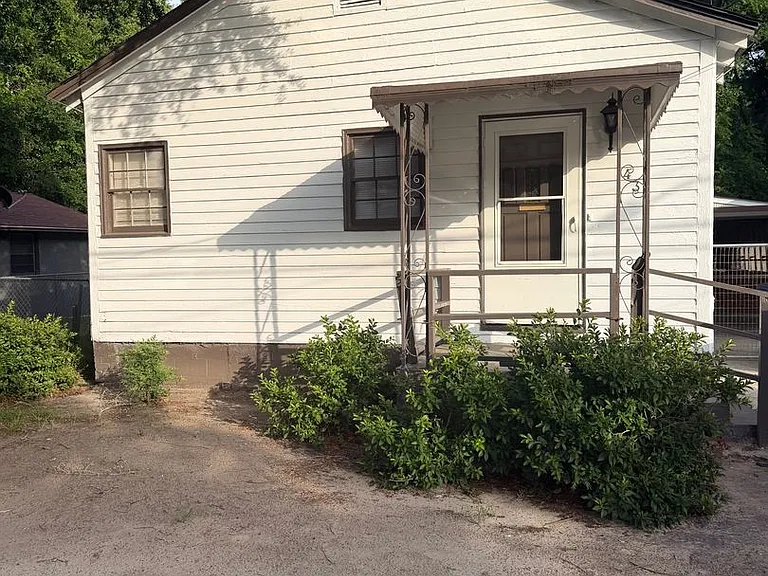 435 W Broad St — Photo 1
