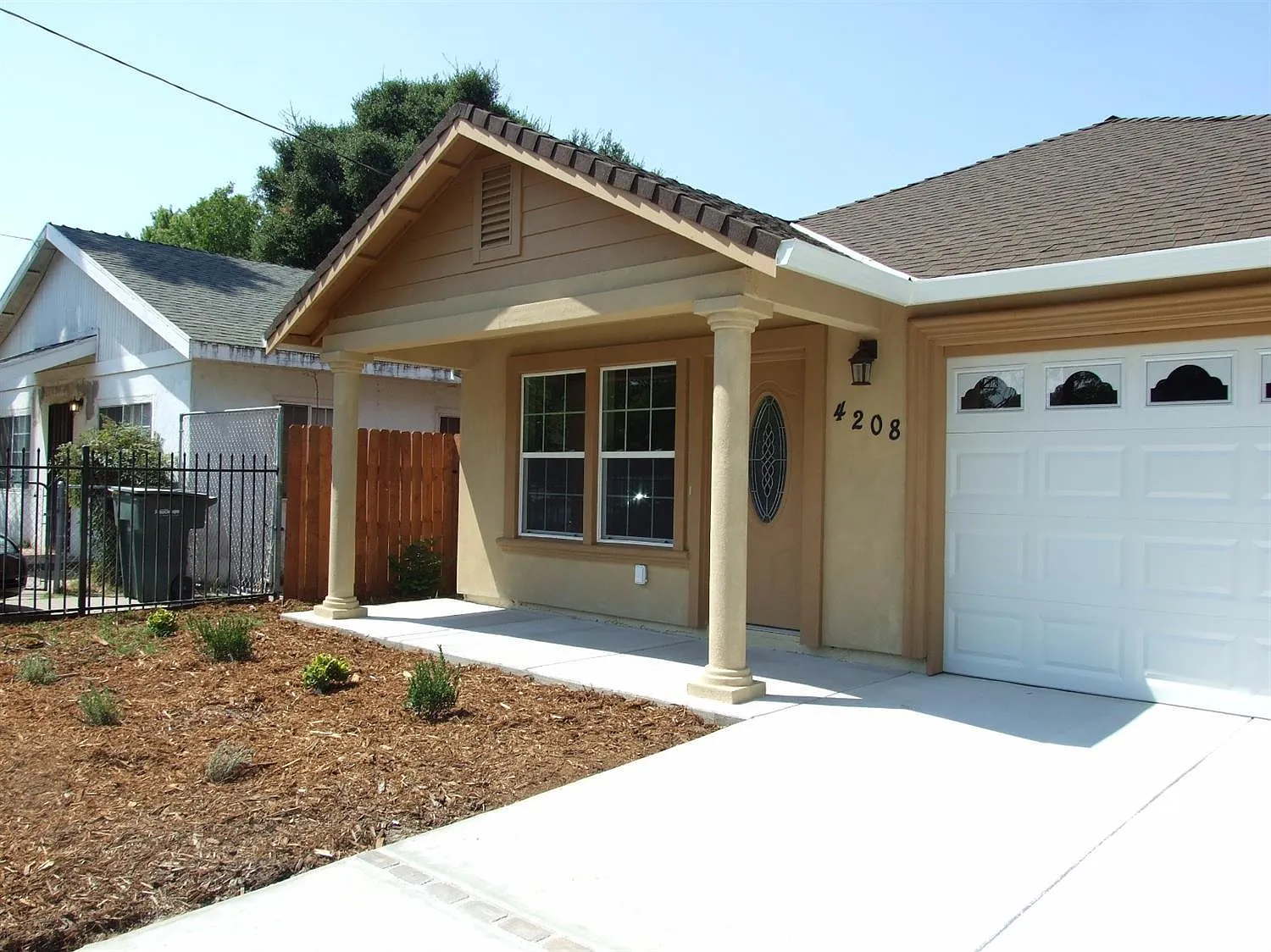 4208 35th St photo 1