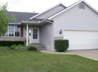 4025 Jackson Cir NW, Cedar Rapids, IA 52405