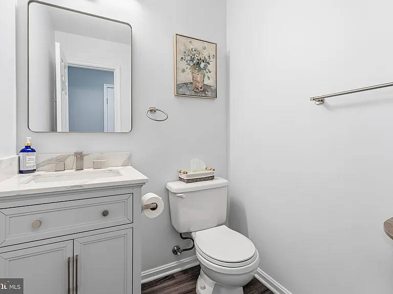 13922 Rutgers Ct — Photo 16