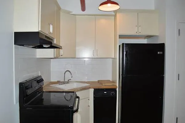 Rented by Dream Space Realty | media 7