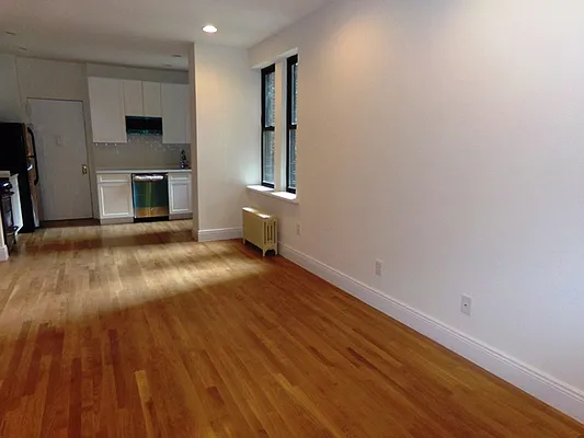 Rented by PMG Real Estate  | media 31